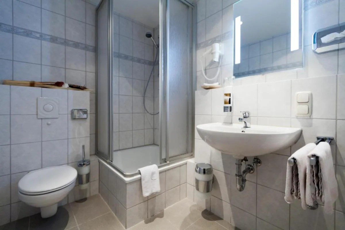 Image 2 of Adolphs Hotel