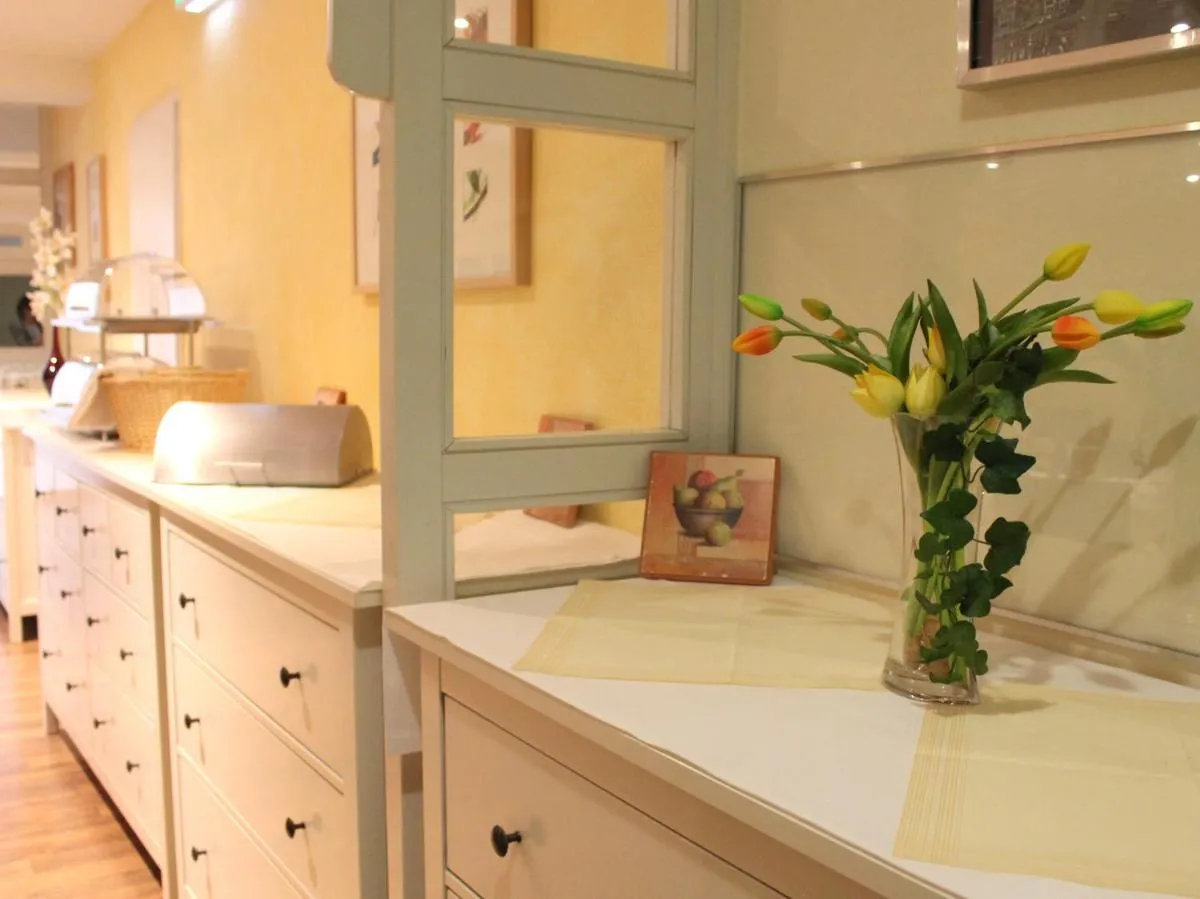 Image 2 of Callas am Dom