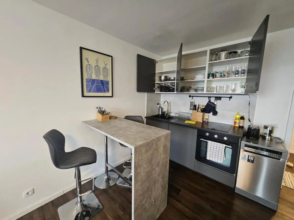 Image 3 of Ehrenfeld – Bright 32m2 Flat