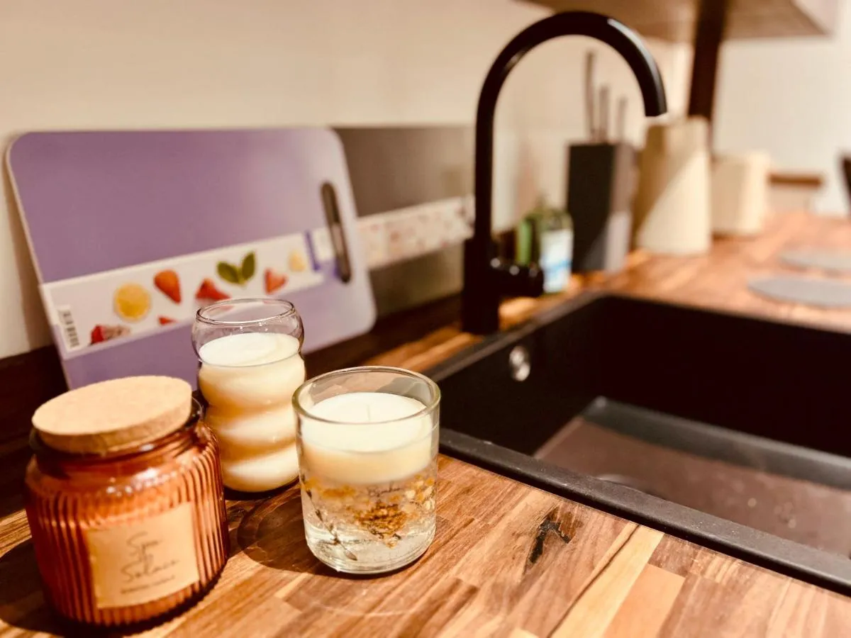 Image 1 of Elysian Apartment – 2 Parkplätze – 1min Bus & Bahn – St-Elisabeth Krankenhaus – Lindenthaler Tierpark – Neu Renoviert & Perfekte Lage