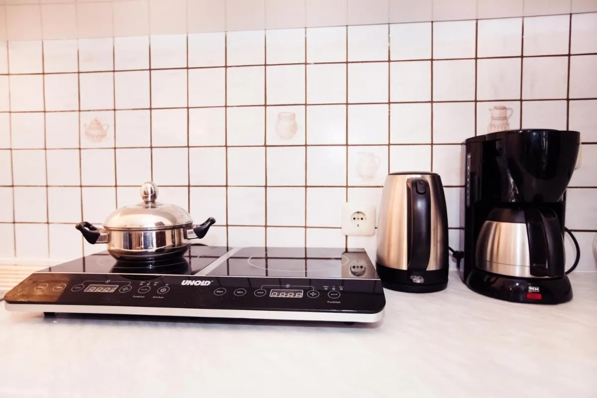 Image 4 of Garden Apartment