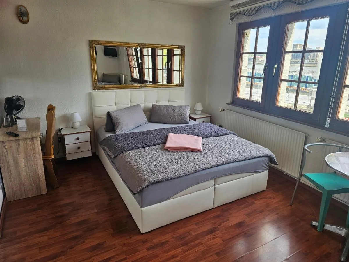 Image 1 of Haus Enteresan