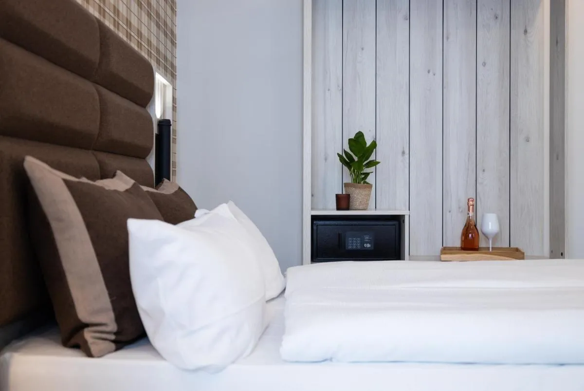 Image 6 of Hotel Innception