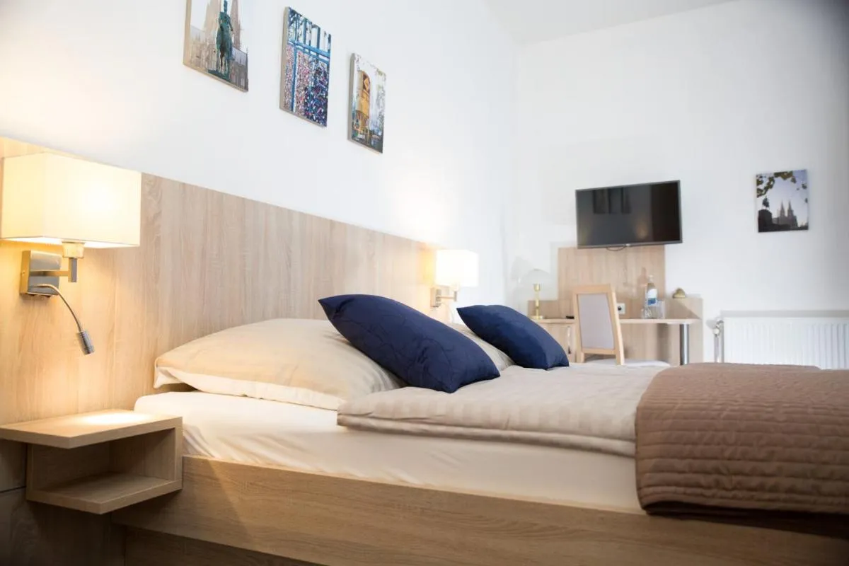 Image 1 of Hotel Pilar Garni