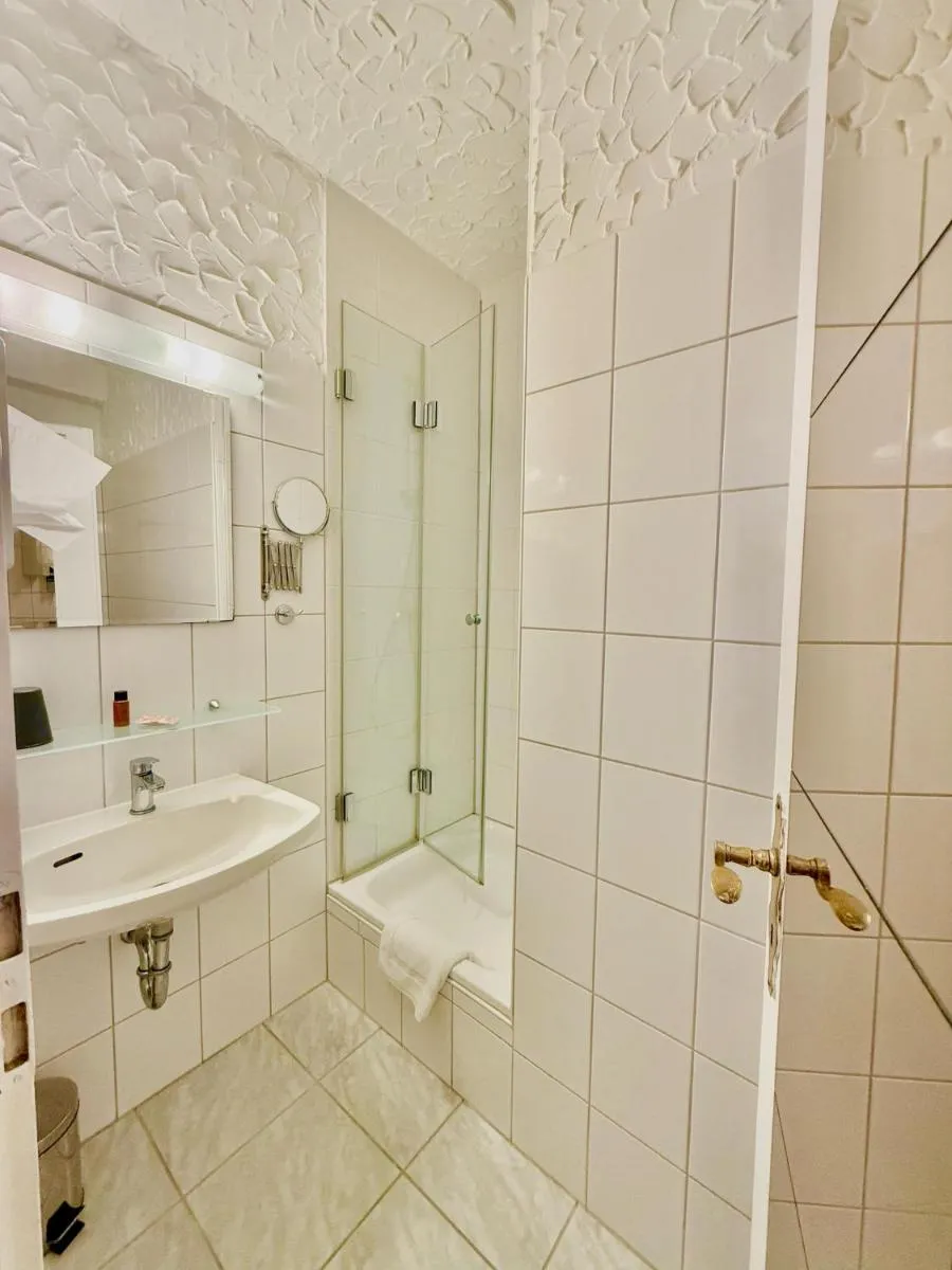 Image 3 of Hotel und Restaurant Löwenbräu Köln