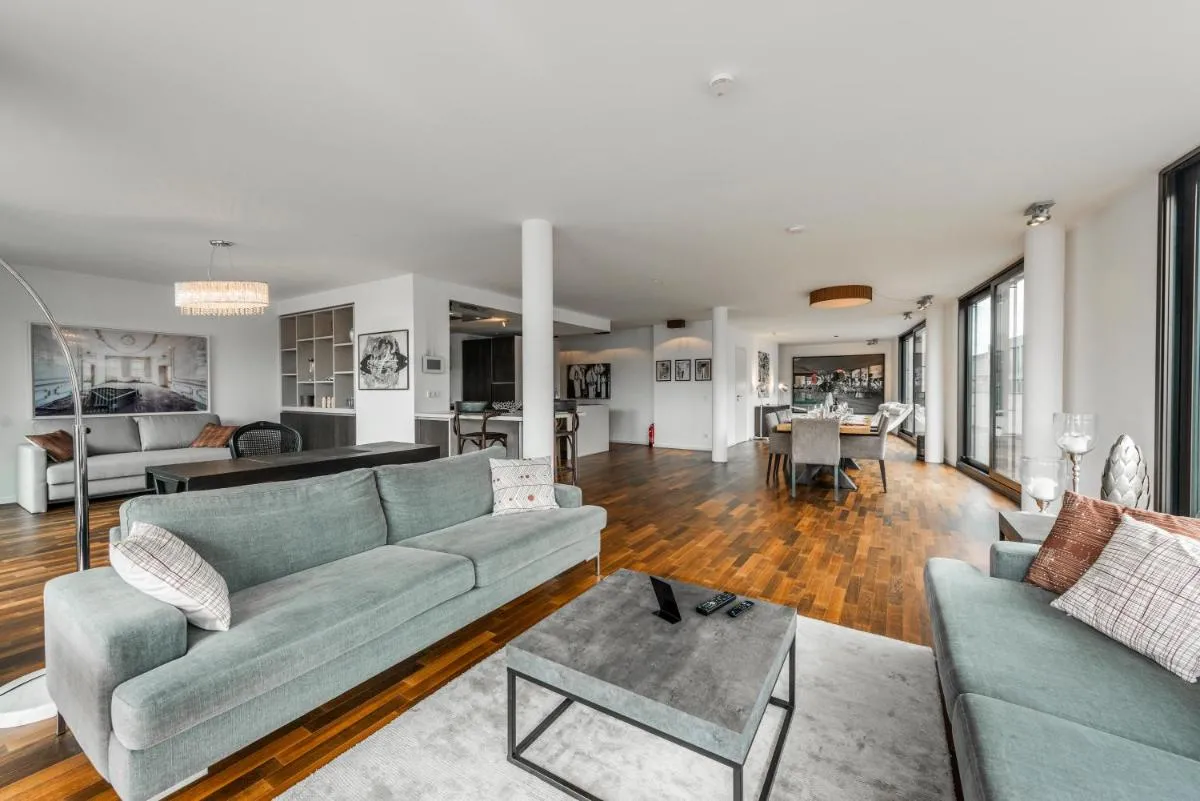 Image 3 of Klassen Stay – Exklusives Luxus Loft am Dom – Dachterrasse, Traum-Aussicht