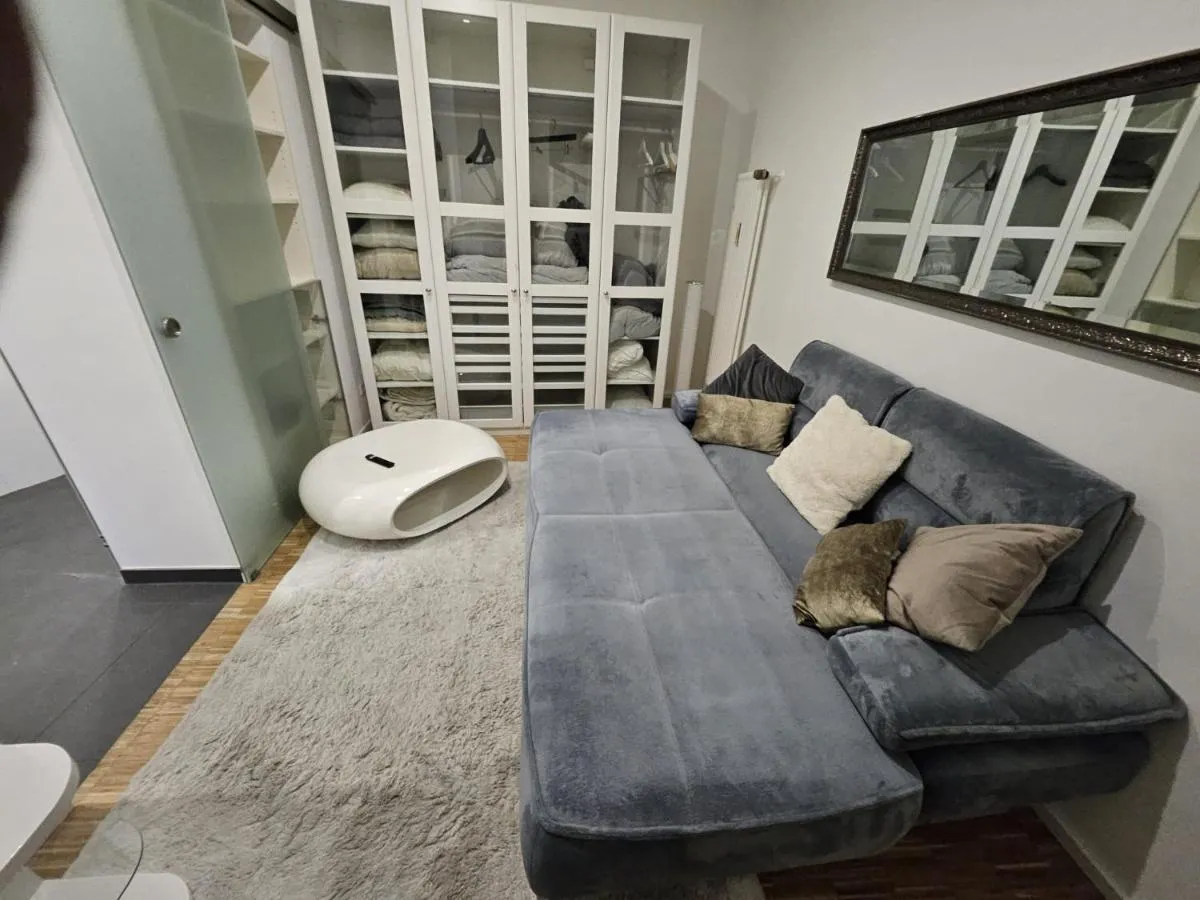 Image 1 of La Petite Blanche