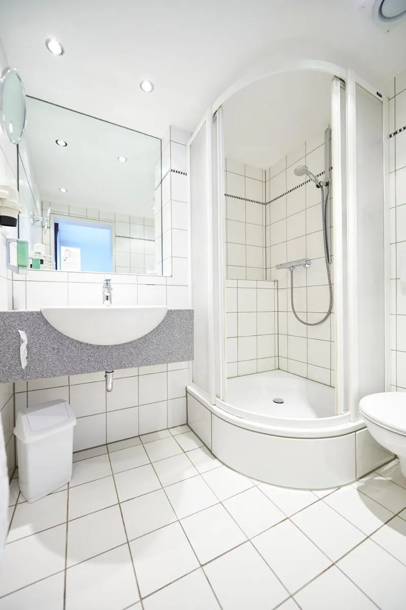 Image 6 of Maternushaus