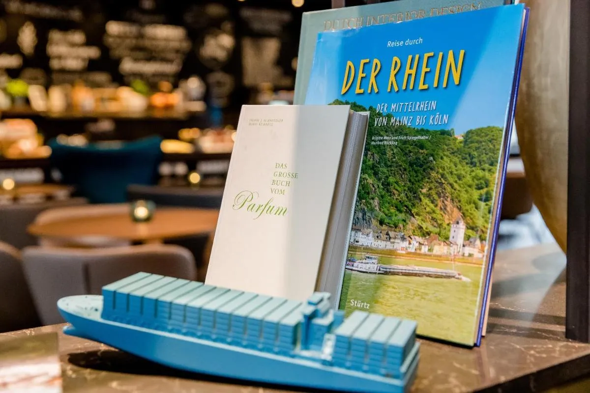 Image 6 of Motel One Köln-Altstadt