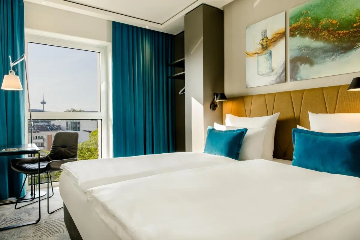 Image 2 of Motel One Köln-Altstadt