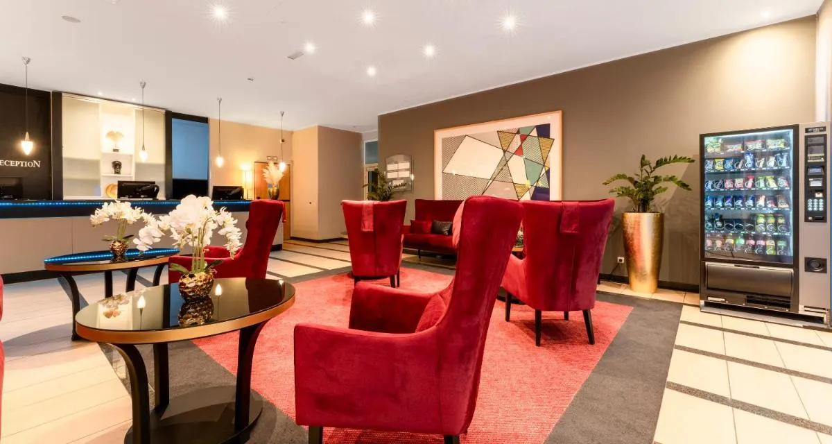 Image 3 of PLAZA Premium Köln