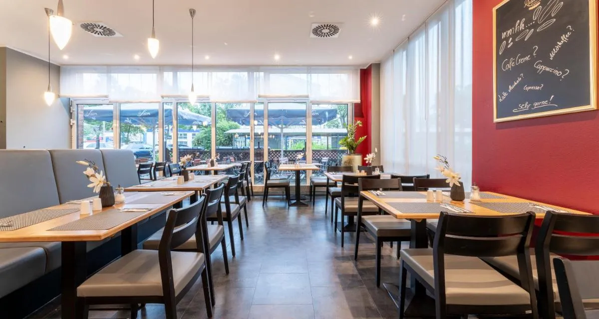 Image 6 of PLAZA Premium Köln