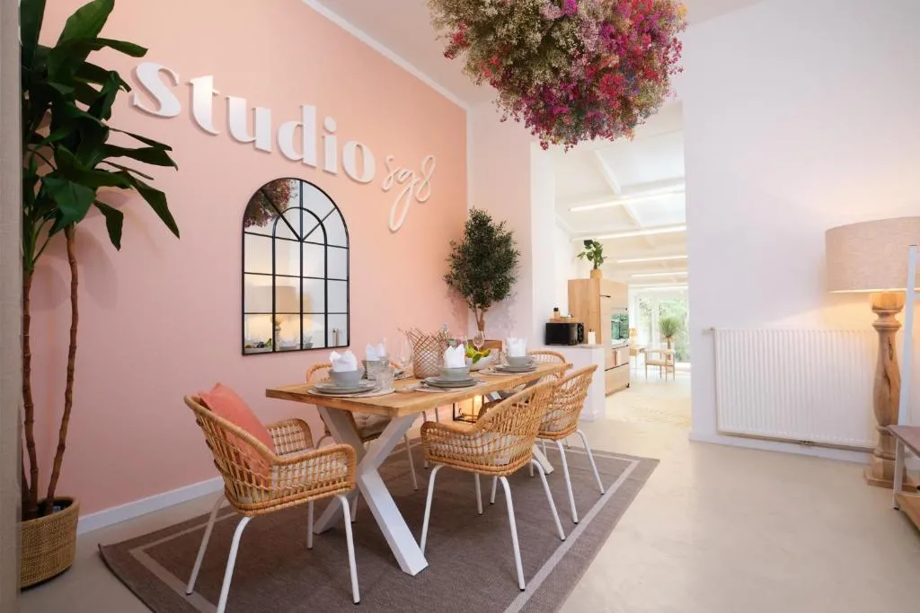 Image of Park Avenue Apartments – Dom mit Stil – Küche – Parkplatz – WLAN – 65 Zoll TV – NETFLIX