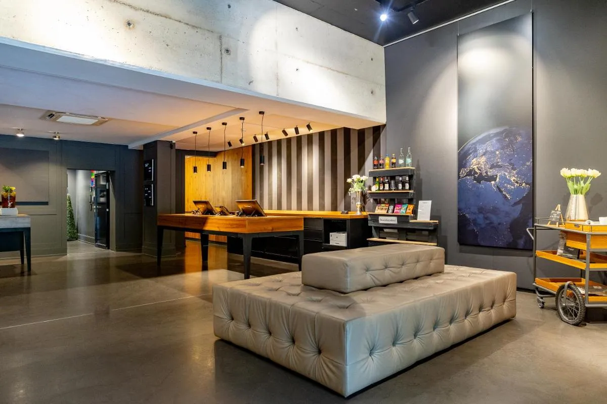 Image 6 of &REPEAT Köln Airport