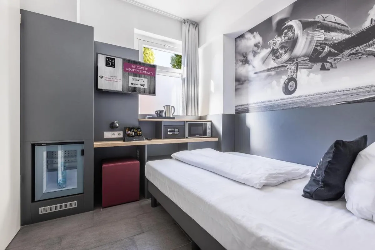 Image 3 of SMARTY Airport Cologne Hotel – KONTAKTLOSER SELF CHECK-IN