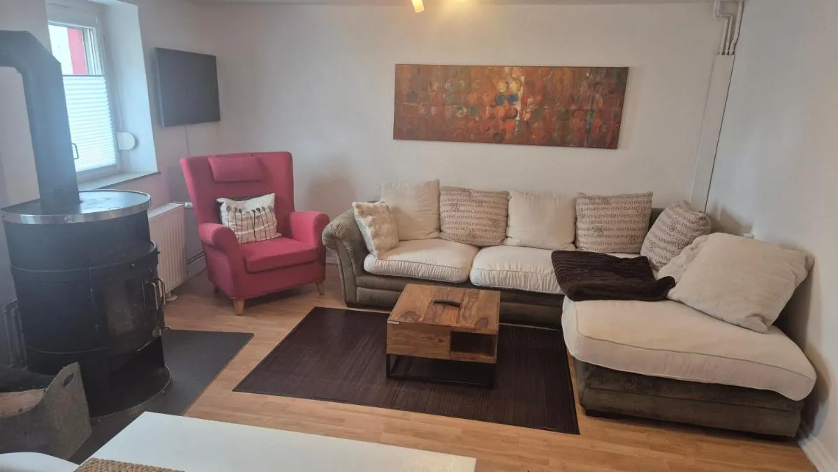 Image 4 of Schönste Lage am Rhein, behagliches Haus mit Kamin.