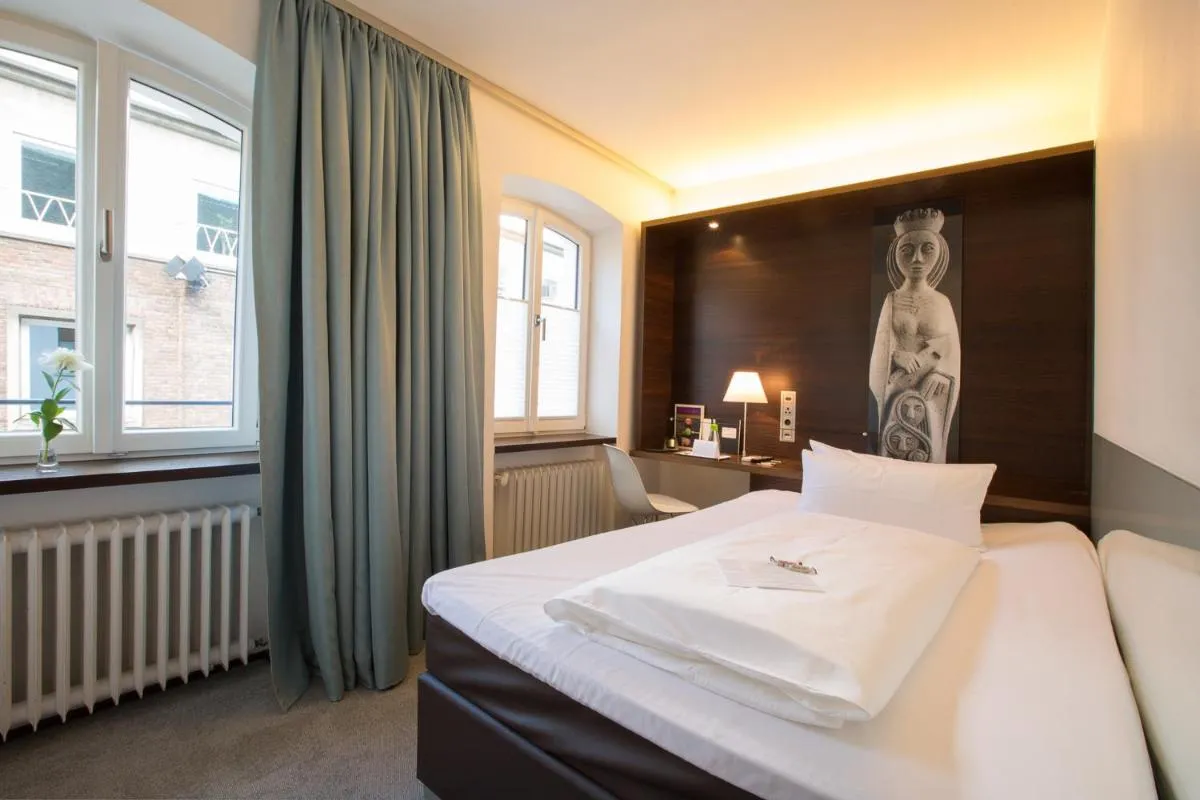 Image 5 of Stern am Rathaus