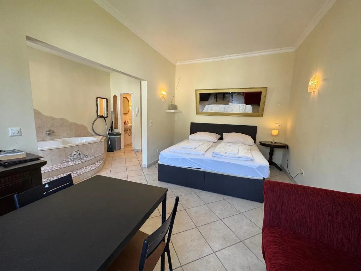 Image 1 of Studio 46 qm in Domnähe