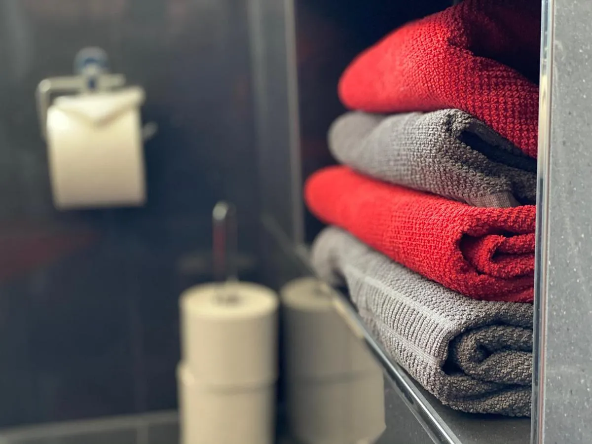 Image 2 of Studio El Guess