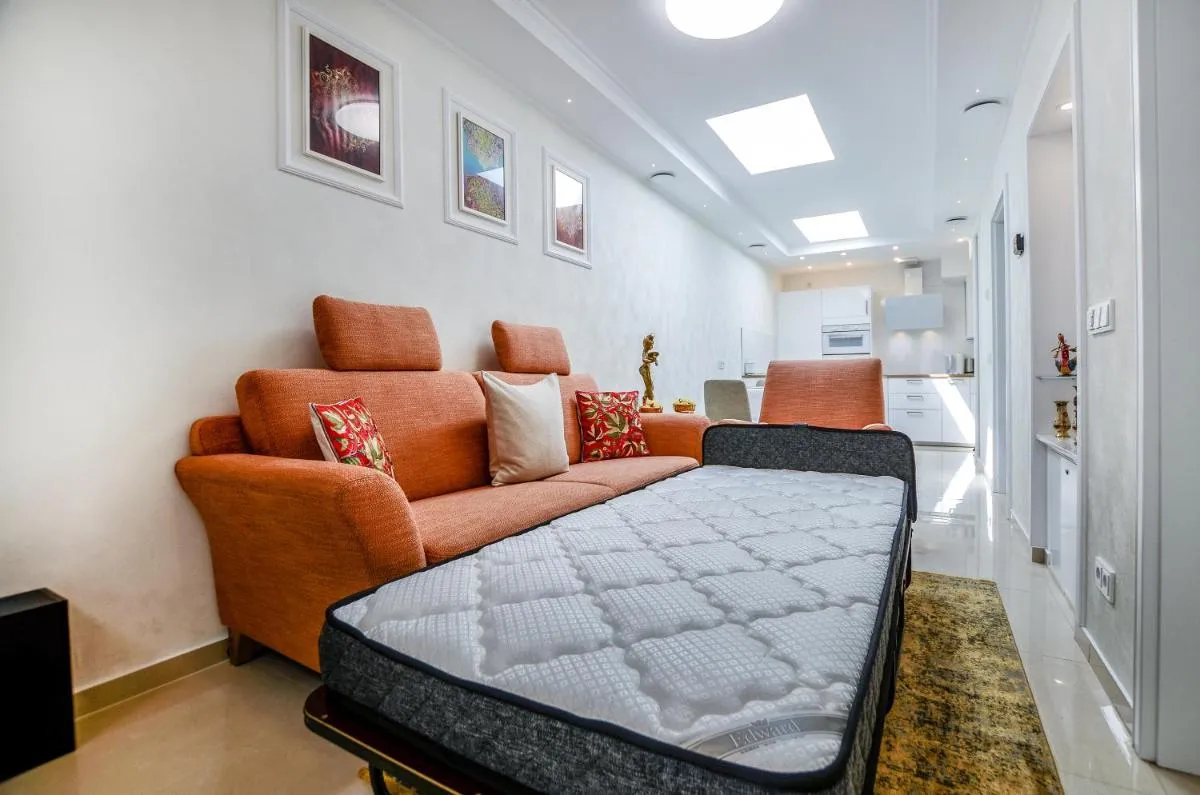 Image 3 of Stylisch und Schick, neue Wohnung, U-Bahn 2 Minuten