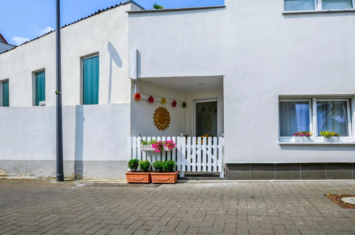 Image 5 of Stylisch und Schick, neue Wohnung, U-Bahn 2 Minuten