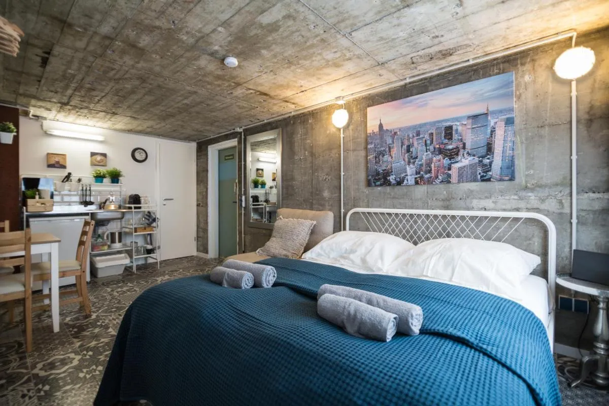 Image 1 of The LIV. – Central Station