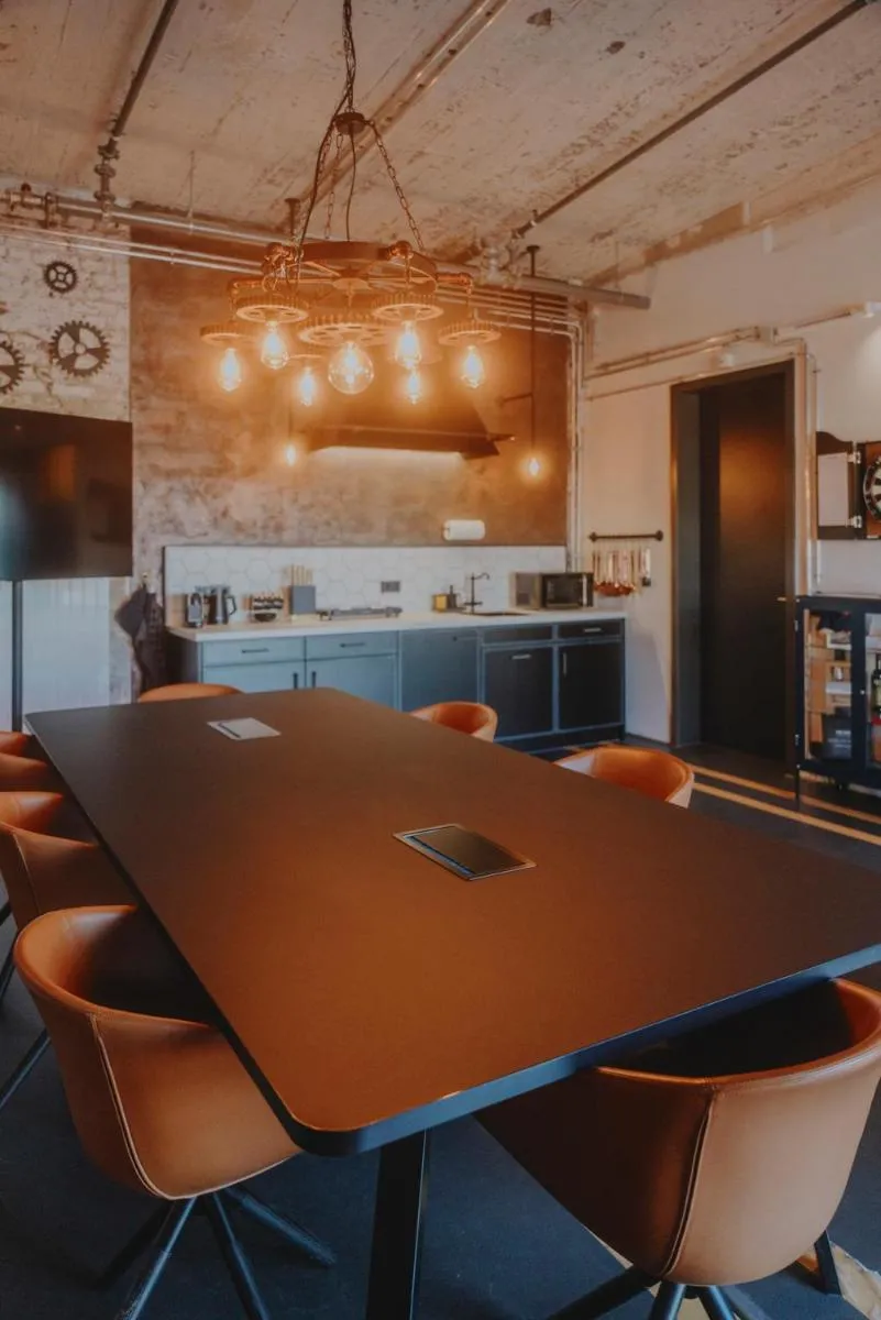 Image 3 of V8 Hotel Köln at MOTORWORLD