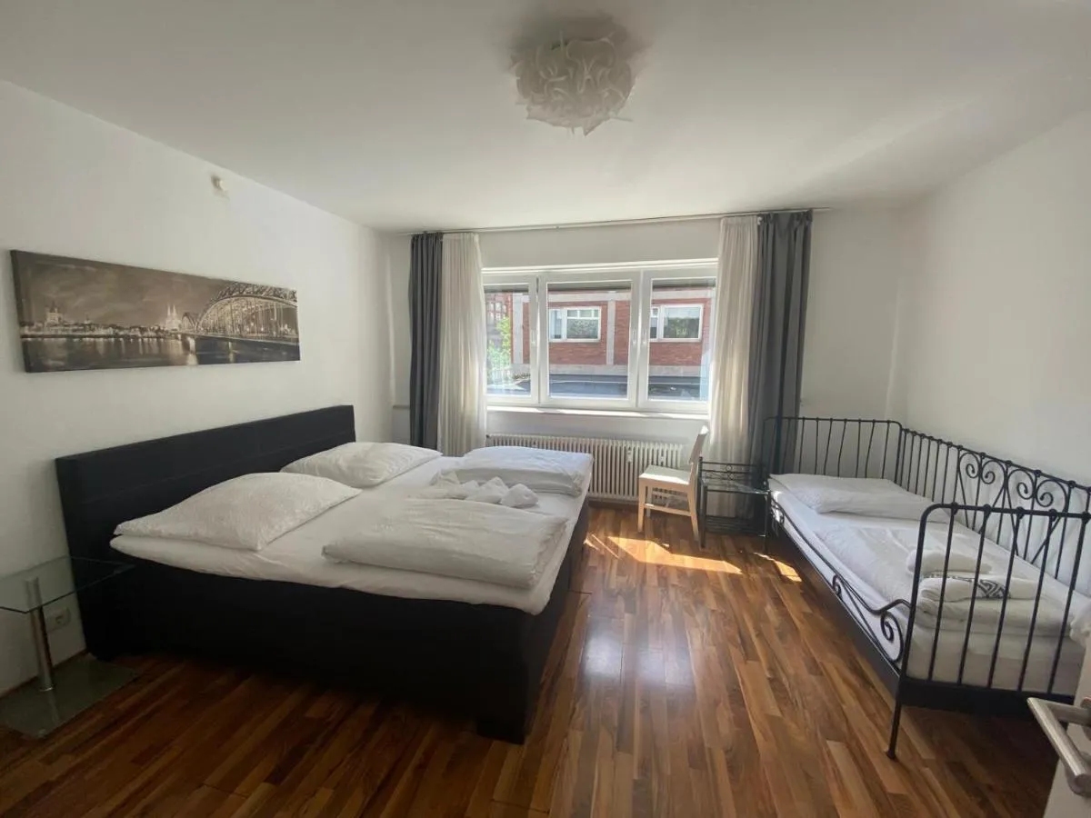 Image 1 of XXL-Cologne Cathedral Apartment